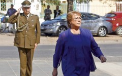 La Moneda censura correos electrónicos sobre edecán de Bachelet