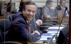 Corte rechaza que diputado republicano devuelva $11 millones cuestionados por Contraloría