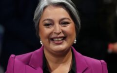 Jeannette Jara matiza apoyo a proyecto de hidrógeno verde tras reacción de astrónomos