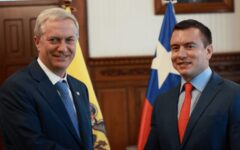 Kast viaja a Ecuador en medio de escándalo por vínculo narco de bananera familiar de Noboa