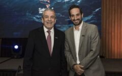 Cuestionan nexo de gerente de TVN con salmonera tras reportaje contra Ley Lafkenche